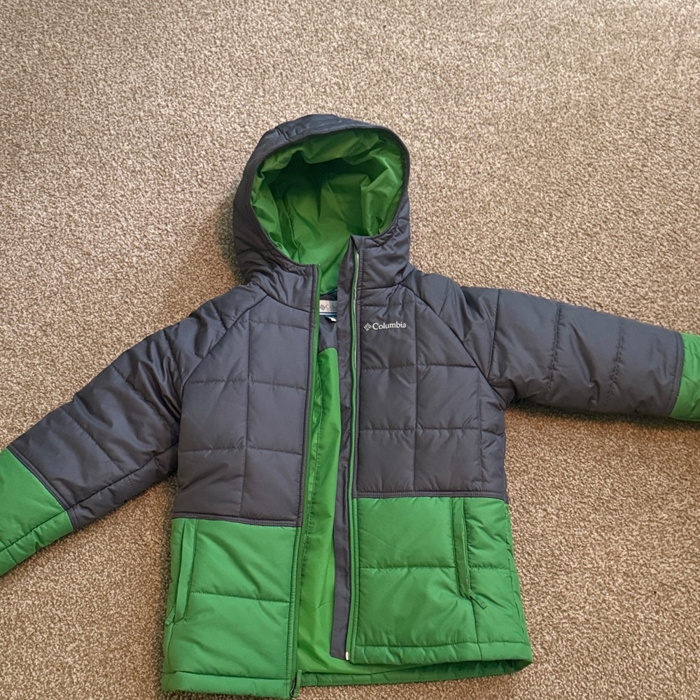 Columbia Two-Tone Hooded Puffer Jacket in Gray and Green